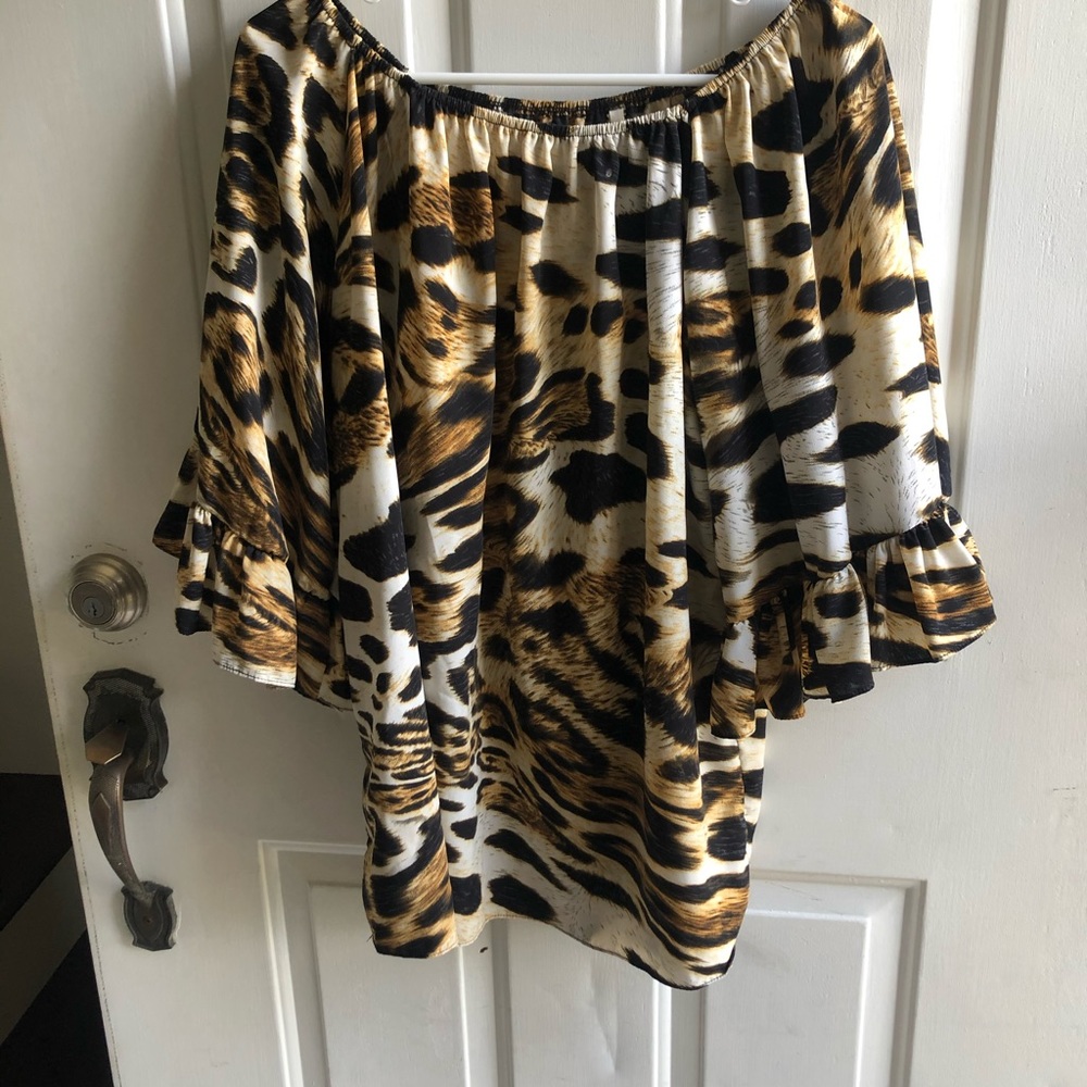 Leopard ruffle sleeve blouse
